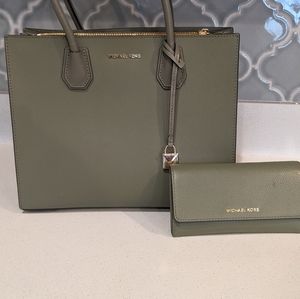 Michael Kors Purse & Wallet
